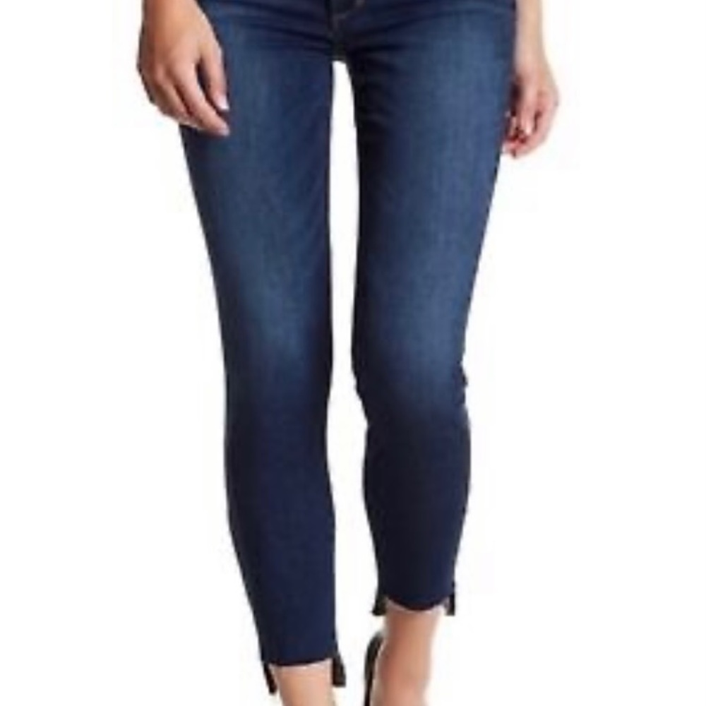 Perfect summer jeans (flats, heels, boots approved) Joe’s designer jeans.